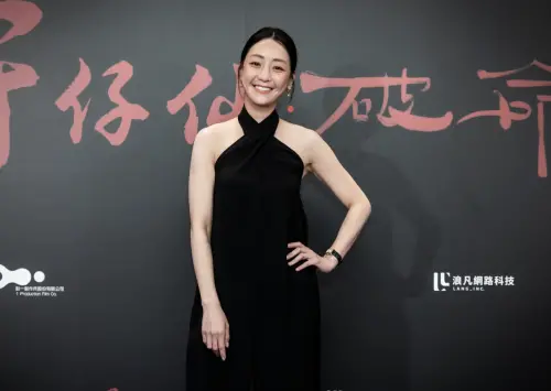 ▲謝欣穎（右）在新片《符仔仙・破命》要揣摩男性的神態，本來很興奮，讀完劇本開始緊張，感到難度很大。（圖／曼尼娛樂提供）