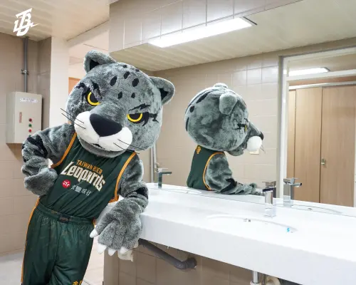 ▲主客隊廁所全面翻新。（圖／台啤永豐雲豹提供）