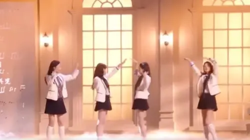 ▲范瑋琪（左）在舞台演出時各跳各的，獲得全場最後一名。（圖／翻攝自微博）