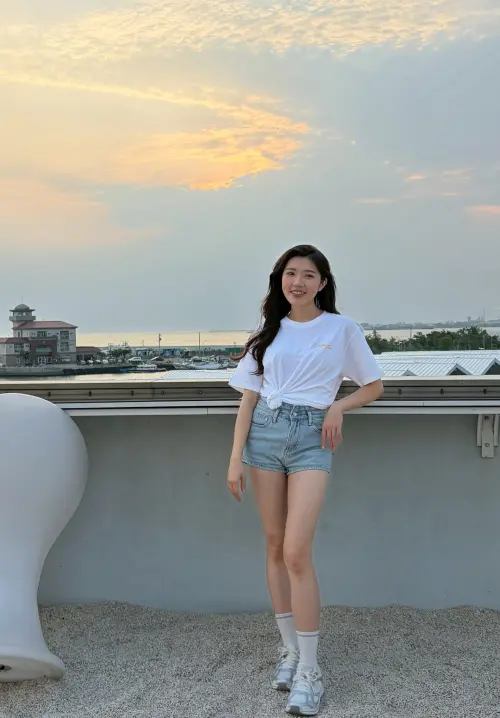 ▲林希子（如圖）擁有一雙100公分的逆天長腿，就讀世新大學期間，就是學校的風雲人物。（圖／iSHOW愛秀演藝提供）