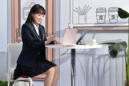 如何便宜買MacBook Neo？搭資費台灣大0元、德誼3900元學生方案