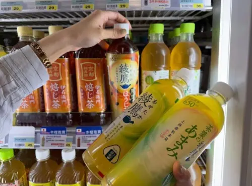 ▲萊爾富傑出的一手引進伊右衛門、綾鷹等日本知名系列茶飲，直接爆紅冰櫃被掃光。（圖/萊爾富提供）