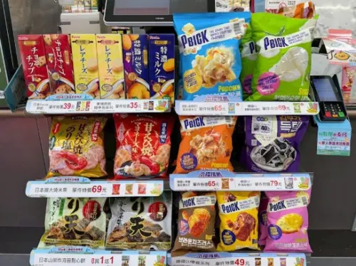 ▲萊爾富近年大量引進日本、韓國的相關零食、飲料，深受不少日韓控喜愛，增加不少來店客人。（圖/萊爾富提供）