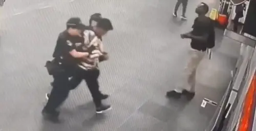 不是首次攻擊！北車隨機狠踹菲籍女童　惡男10天前才在松山站出拳