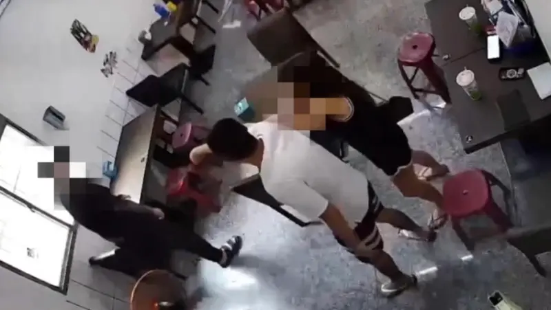 不滿客訴！小吃店老闆持開山刀砍顧客　出獄1個月再犯遭判3年2月