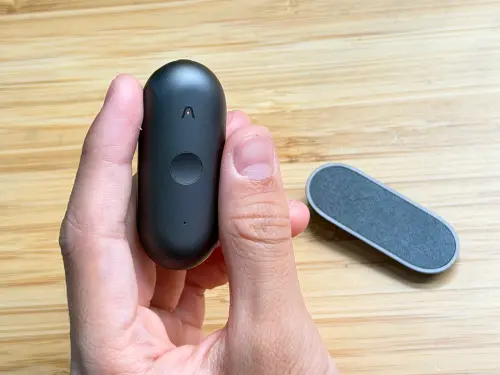 ▲Plaud NotePin S AI智慧錄音膠囊外型大約只有一個拇指大小，相當方便隨身攜帶。（圖／記者周淑萍攝）