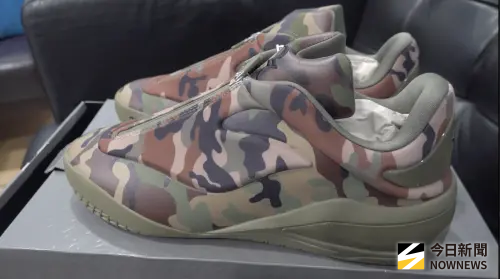 神鞋開箱！18哥幸運入手「SGA 迷彩」　預言亞歷山大奪MVP二連霸