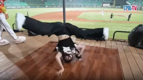 ▲啦啦隊女神球場頭轉　身分竟是前黑澀會美眉（圖／翻攝自CPBL TV）