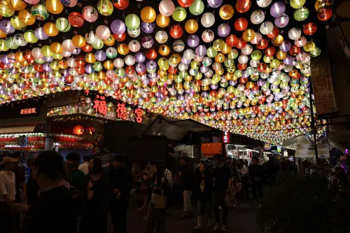 台灣最強老街大洗牌！冠軍2個月狂吸490萬人創紀錄　九份衝上第2