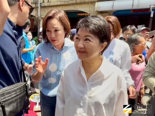 ▲台中市長盧秀燕與柯志恩於前鎮慈德宮舉辦「好媽媽連線」見面會，現場湧進近千人，場面熱鬧。(圖／記者郭俊暉攝,2026.04.26)