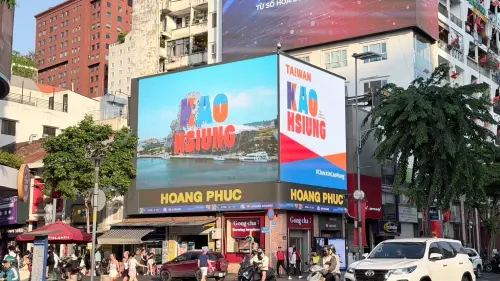 ▲高雄國際觀光形象廣告於越南胡志明市阮惠步行街播放。（圖／高市府觀光局提供）