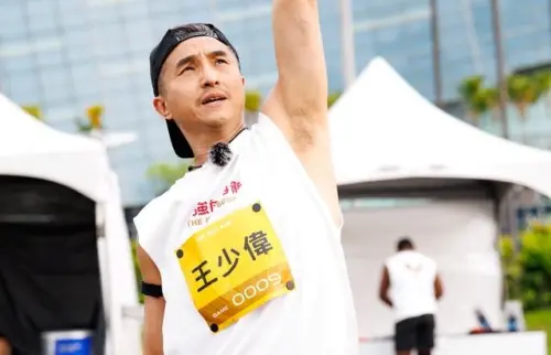 ▲王少偉（如圖）被問到是否支持王俐人轉型，他則表示已很久沒和對方聯絡。（圖／王少偉・愛 Uncle Sam's Love FB）