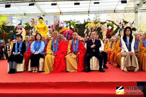 ▲內政部長劉世芳、屏東縣長周春米、前立法院長王金平、國民黨主席鄭麗文及各界人士共同祈福。（圖／記者莊全成攝，2026.04.26）