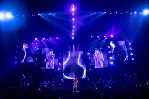 ▲蘇永康（如圖）出道41年，首度在高雄流行音樂中心開唱，觀眾的準時讓他大感驚艷，直呼這樣可以唱久一點。（圖／遠傳電信/D-SHOW提供）