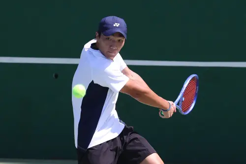 ▲五連霸參與了其中四屆，他從大一新鮮人成長為隊伍的主力，教練林岱樵對他十分信任，給予他兩項任務，他也不負眾望的打下勝利。（圖／全大運辦公室提供）