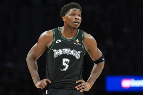 愛德華茲傷勢報告出爐！左膝「骨挫傷」預計缺席數周　首輪恐缺席