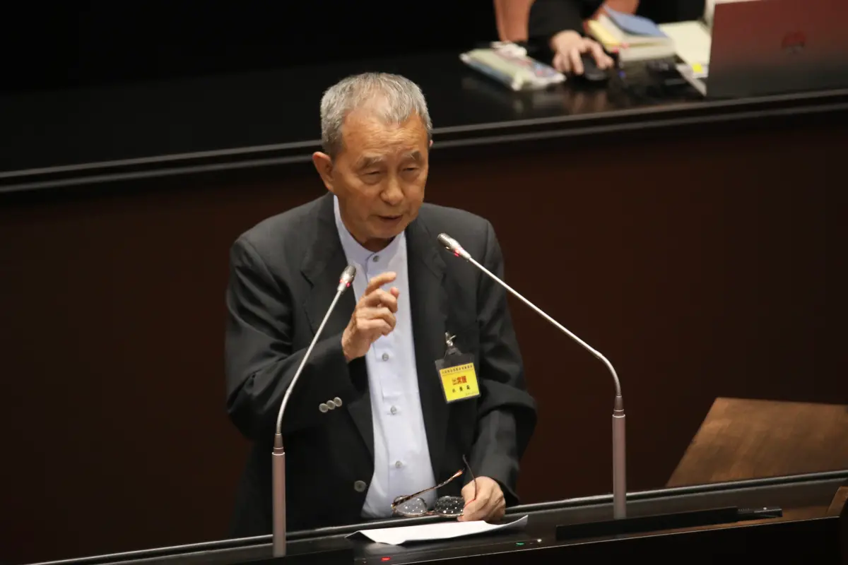 ▲國民黨推派學者、東海大學法律系退休教授林騰鷂批評總統賴清德得了憲法癡呆症。（圖／記者邱曾其攝影。2026.04.27）