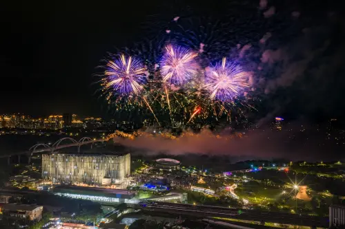 新北美開館周年！畢書盡攜交響樂演出　煙火、無人機點亮鶯歌夜空