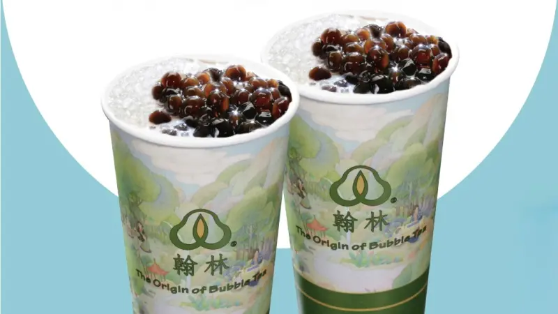 ▲4月30日國際珍奶日，日出茶太「日不落珍珠奶茶買一送一」喝2天；翰林茶館「原創珍奶買一送一」喝4天；85度C黑糖珍珠「第二杯25元」，手搖飲料優惠菜單、便宜買法一覽。（圖／翻攝自翰林茶館FB）