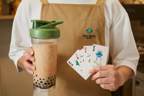 ▲天仁釀茶所推出國際珍珠奶日限定活動，門市單筆購買2杯指定珍奶系列飲品，即可參加「幸運翻翻樂」獲得好禮兌換券。