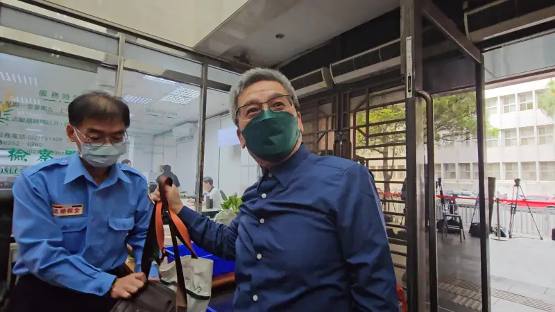 ▲柯文哲的高中同學李文宗因公益侵占、背信兩罪遭判刑4年6月，他曾向法院表達兒子娶越南太太並生子，希望暫時解除限制出境去越南舉辦結婚儀式，但法官不同意。（圖／記者劉松霖攝，2026.3.26）