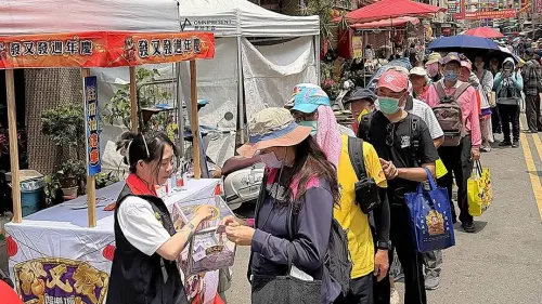 挺進大甲媽祖遶境！企業攜手網紅發補給