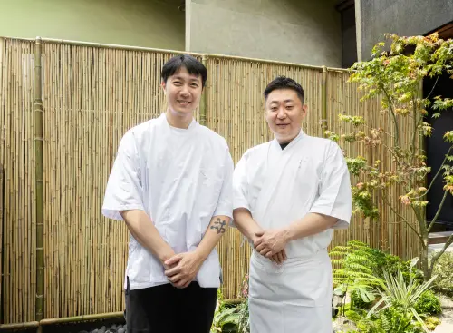 ▲左起：「燒鳥すみか」料理長Tim與「鳥匠いし井」社長石井吉智。（圖／燒鳥Sumika提供）
