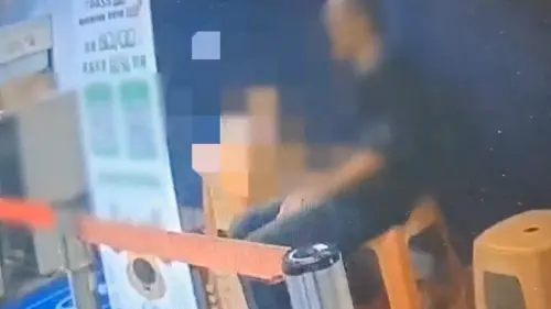 ▲ 66歲的江姓男房客疑因在房內違規抽菸導致起火，而後直接逃離現場。（圖／警方提供）