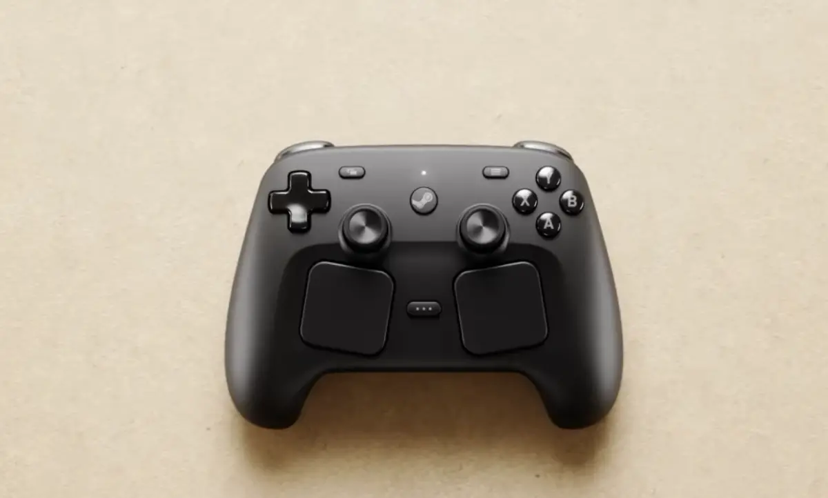 ▲「Steam Controller」台灣時間2026年5月5日上市，售價新台幣3388元，首波銷售一空。 （圖／Steam）
