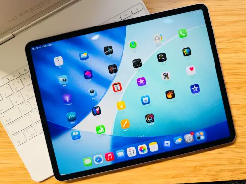 ▲Tim哥認為iPad Air M4確實能應付多數文書、影音、簡報與行動工作需求，但如果工作性質有重度專業運算需求，還是會建議高階筆電或是iPad Pro會比較適合。（圖／記者周淑萍攝）