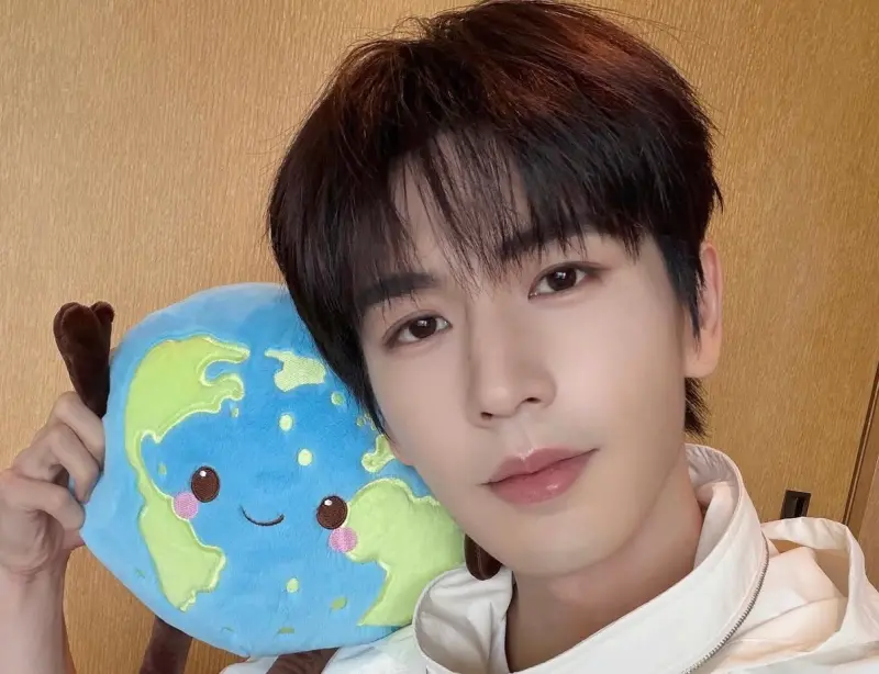 ▲中國男星張凌赫在拍攝新戲時，不慎摔倒受傷，他在第一時間先現身微博，連發7語音報平安、表示自己沒事，溫柔喊「乖」讓粉絲們全暈船。（圖／IG@zhanglinghe__1230）