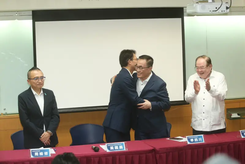 ▲藍白兩黨今召開記者會，宣布新北藍白合結果，由國民黨的李四川贏過民眾黨黃國昌，代表藍白出戰民進黨的蘇巧慧。（圖／記者邱曾其攝，2026.04.28）