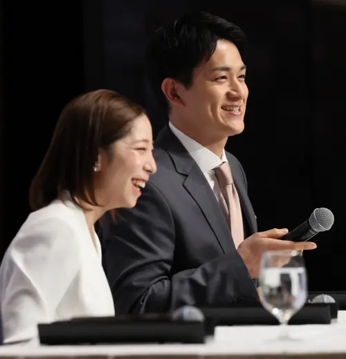 ▲「璃來龍」雖然是舉辦引退記者會，但兩人有說有笑相當活潑開心。（圖／美聯／達志影像）