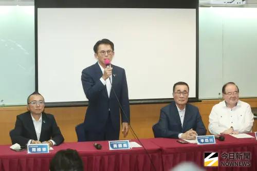 新北市藍白合民調李四川勝出！黃國昌：新莊競總變川伯競選後援會