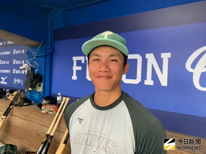 ▲台鋼雄鷹19歲內野手朱盟今日登上一軍，他坦言已經超乎自己的預期，更直言進入職棒後，多了一份責任感。（圖／記者陳柏翰攝,2026.4.28）