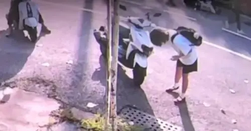 台南女警遭撞輾斃！肇事騎士疑似未先救人　低頭看車損畫面曝光