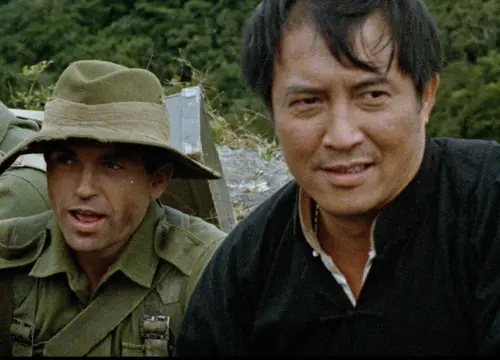 ▲山姆尼爾（左）曾來台拍攝《Z字特攻隊》，和柯俊雄（右）合作。（圖／摘自IMDb）