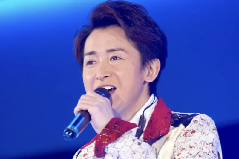 ▲日本天團嵐ARASHI被日本媒體《週刊文春》揭露有成員上演禁忌之戀，今（29）日公開主角就是隊長大野智（如圖），根據報導，他與已離婚的前女友10年後重逢，兩人在10年前戀情曝光後被迫分手，女方還被逼簽切結書退圈。（圖／IG@arashi_5_official）