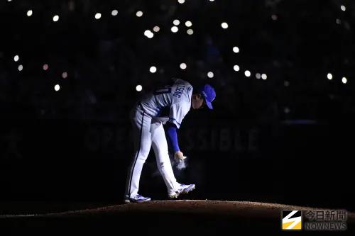 學生瘋模仿「曾峻岳燈光秀」！本人回應很有趣但呼籲「不要玩燈」