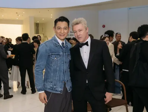 ▲劉德華（左）與《冰與火之歌：權力遊戲》艾頓基倫（右）難得同框。（圖／安樂提供）