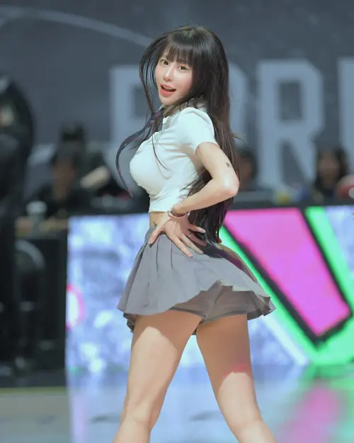 ▲梓梓是Formosa Sexy隊長兼總監，包辦團隊編舞任務，她為Formosa Sexy成員魔鬼特訓，每週球賽的開場舞從不重複。（圖／梓梓 董梓甯IG@t40533）