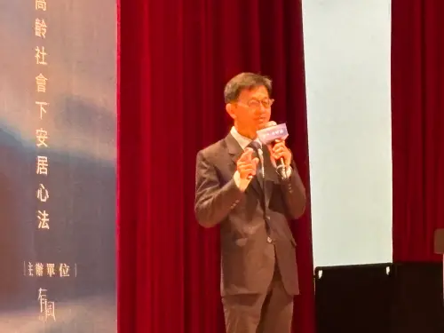 ▲國土署組長王武聰釋疑，只要主建物合法，即使有違建也能申請「老宅延壽」補助，不讓違建成為老屋修繕的阻礙。（圖／記者徐銘穗攝,2026.04.29）