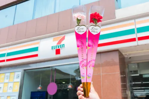 ▲7-11「空運進口康乃馨」單支售價120元。（圖／7-11提供）