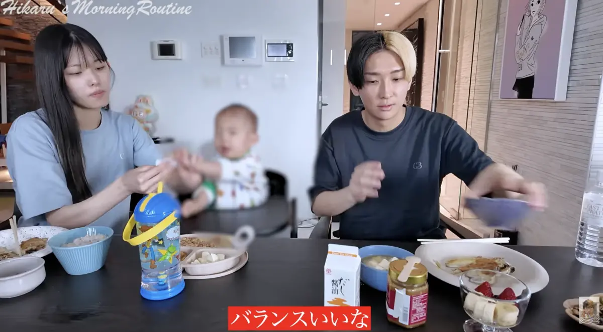 ▲擁有480萬訂閱的日本YouTuberヒカル（hikaru，右）去年閃電宣布結婚又離婚，近日公開自己的素人新女友，沒想到竟然是21歲前選秀偶像加單親媽媽加藤神樂（左）。（圖／ヒカル（Hikaru））