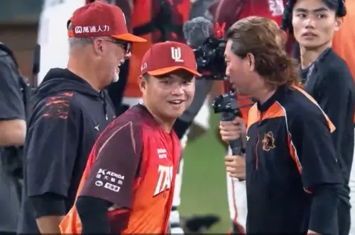 吳承諭還原被「罰跑」當下！林岳平給足儀式感：先握手再指向外野