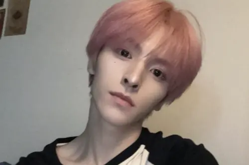 ▲方毅家不理解粉絲為偶像貼標籤的行為遭到炎上。（圖／WEVERSE）