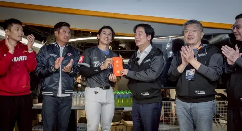 偷6顆「峮峮」簽名球！護賴總統大巨蛋觀賽3特勤淪賊遭訴