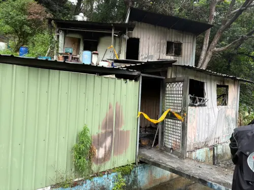 快訊／三峽工寮驚見冒煙焦屍！屋主「3天前早見燒黑痕」竟找嘸人