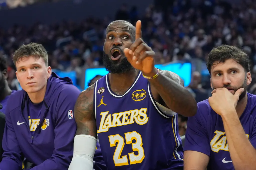 ▲洛杉磯湖人（Los Angeles Lakers）一哥詹姆斯（LeBron James）今日雖然攻下25分，但關鍵時刻發生失誤且外線手感全失，無力在主場關門。（圖／美聯社／達志影像）