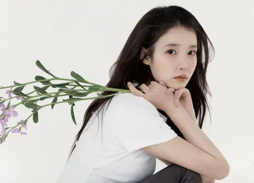 IU穩交李鍾碩4年！自認戀愛常遷就對方　劉寅娜揭露：會愛到累倒